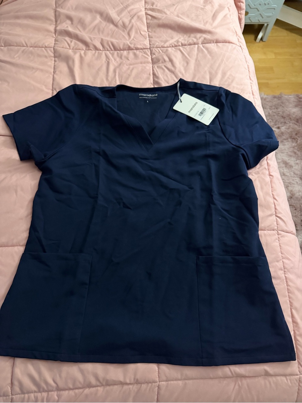 mandala Women's V-Neck Scrub in Navy NWT